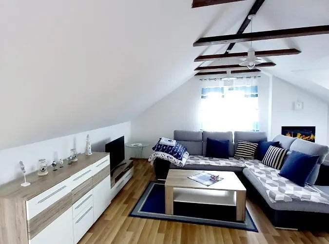 Orzechowa Przystan * Ούστκα